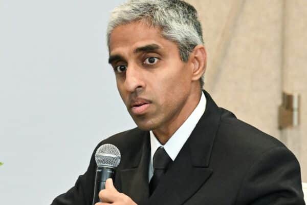 HHS सर्जन जनरल गन हिंसा सलाहकार वेबपेज को हटाने के लिए प्रकट होता है