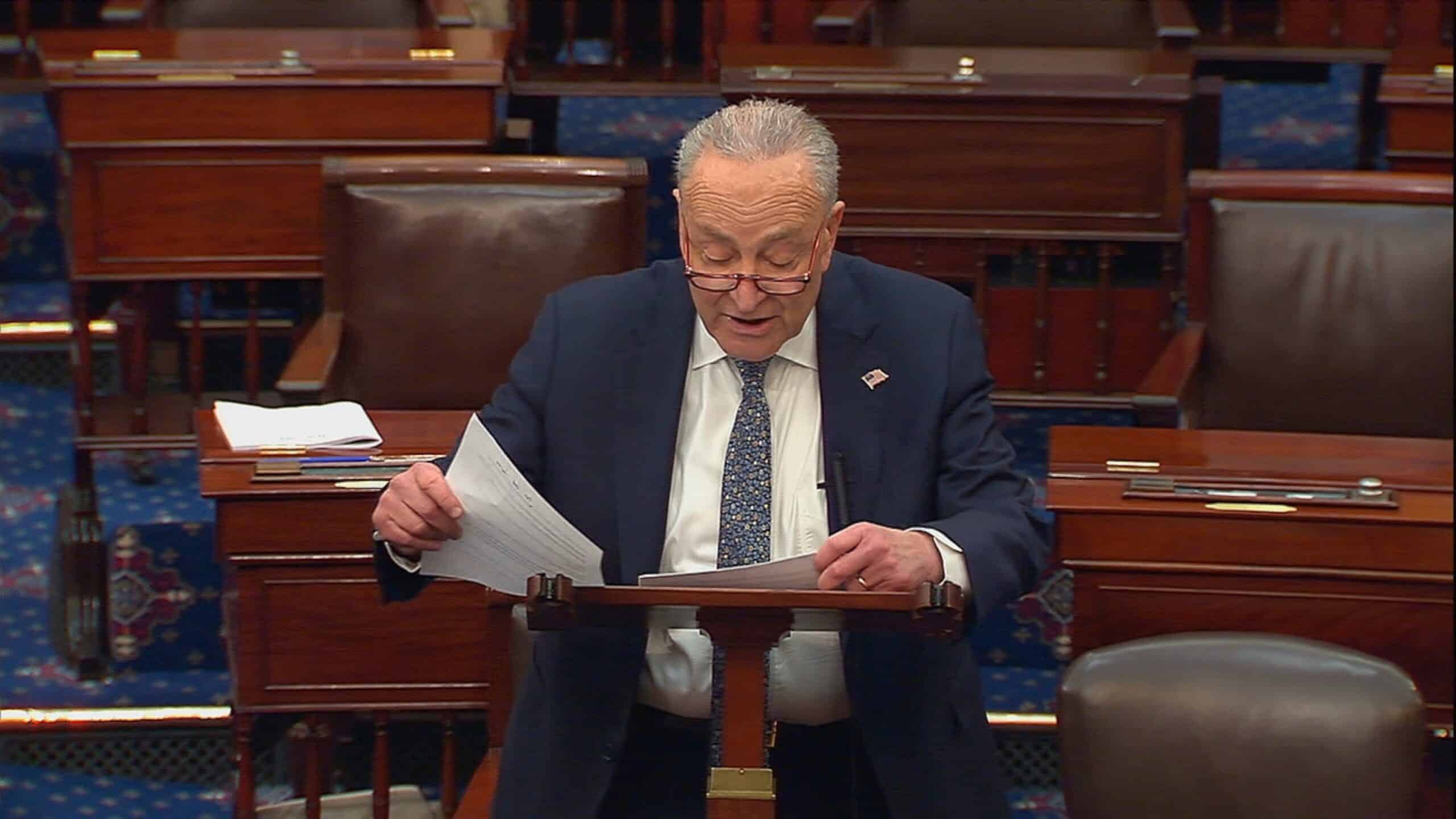 डेमोक्रेट्स की मदद से, सीनेट ने सरकारी शटडाउन को रोकने के लिए वोट दिया