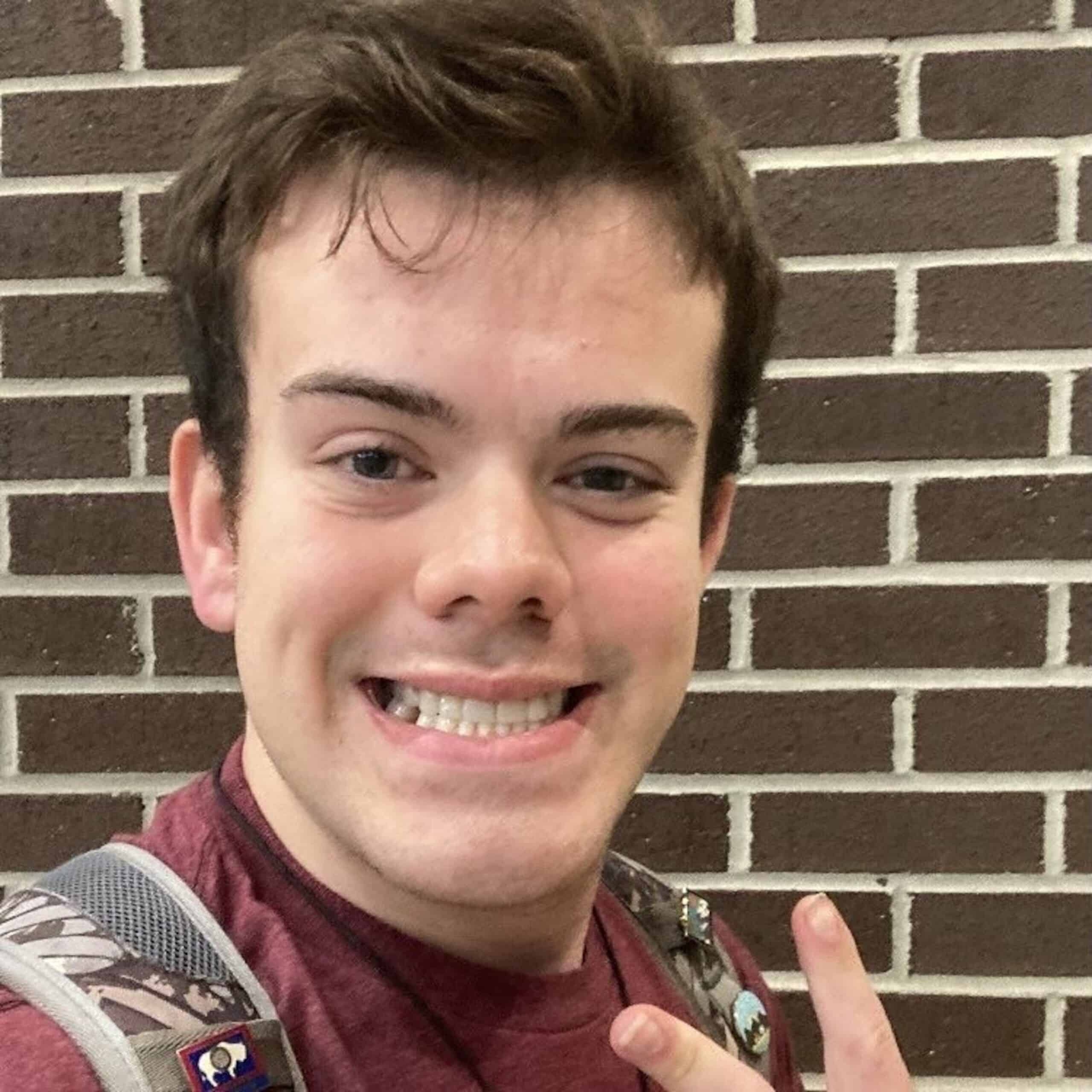 फीनिक्स Ikner के बारे में क्या पता है: कथित FSU गनमैन और शेरिफ डिप्टी के सौतेले बेटे