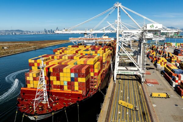 ट्रम्प के व्यापक नए टैरिफ प्रभावी होते हैं