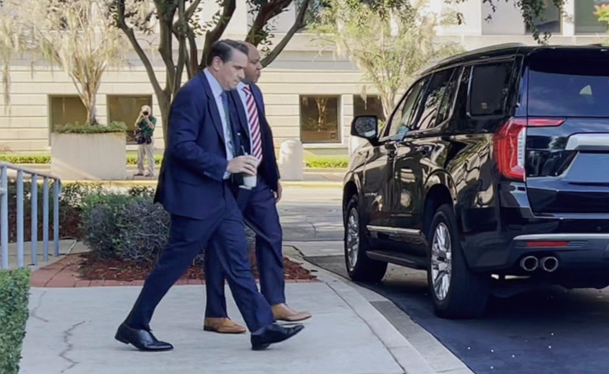 डीओजे साक्षात्कार में घिसलेन मैक्सवेल ने कहा कि कुछ भी नहीं है जो ट्रम्प के लिए हानिकारक होगा: स्रोत