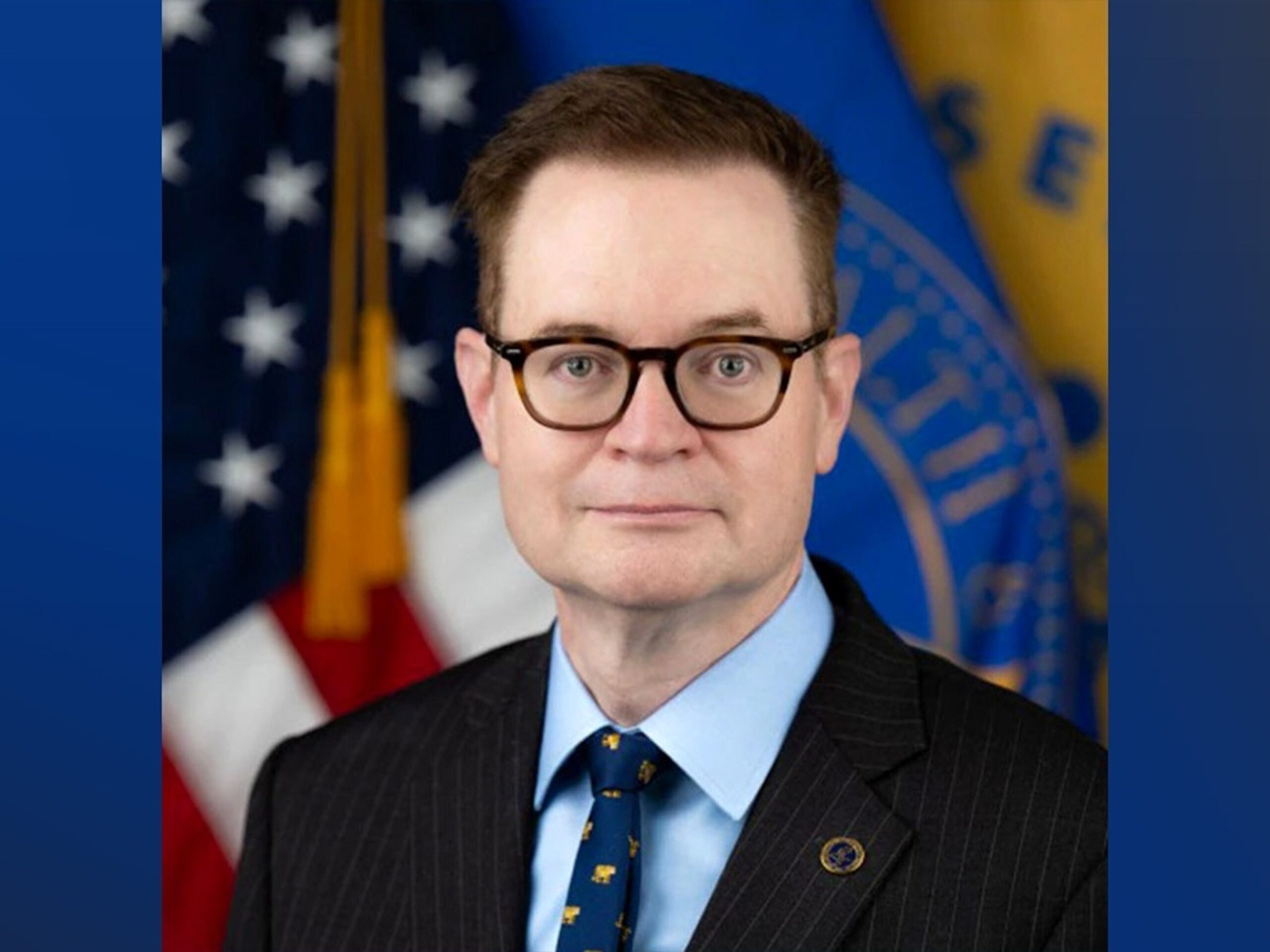 सीडीसी के अभिनय निदेशक ने कर्मचारियों को अमेरिकियों को वयस्कों के रूप में व्यवहार करने के लिए कहा जो अपने स्वयं के सूचित निर्णय ले सकते हैं '